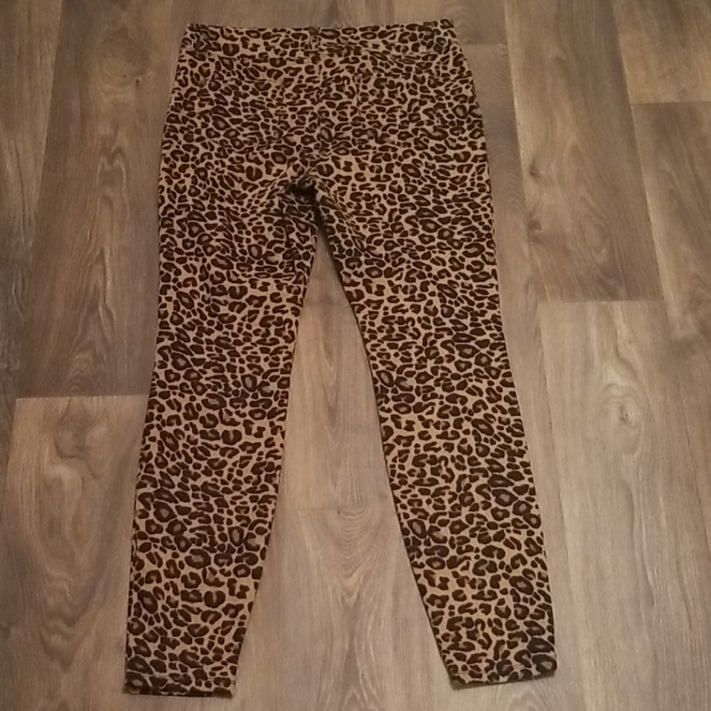 Time And Tru High Rise Jegging Cheetah - Picture 6 of 10